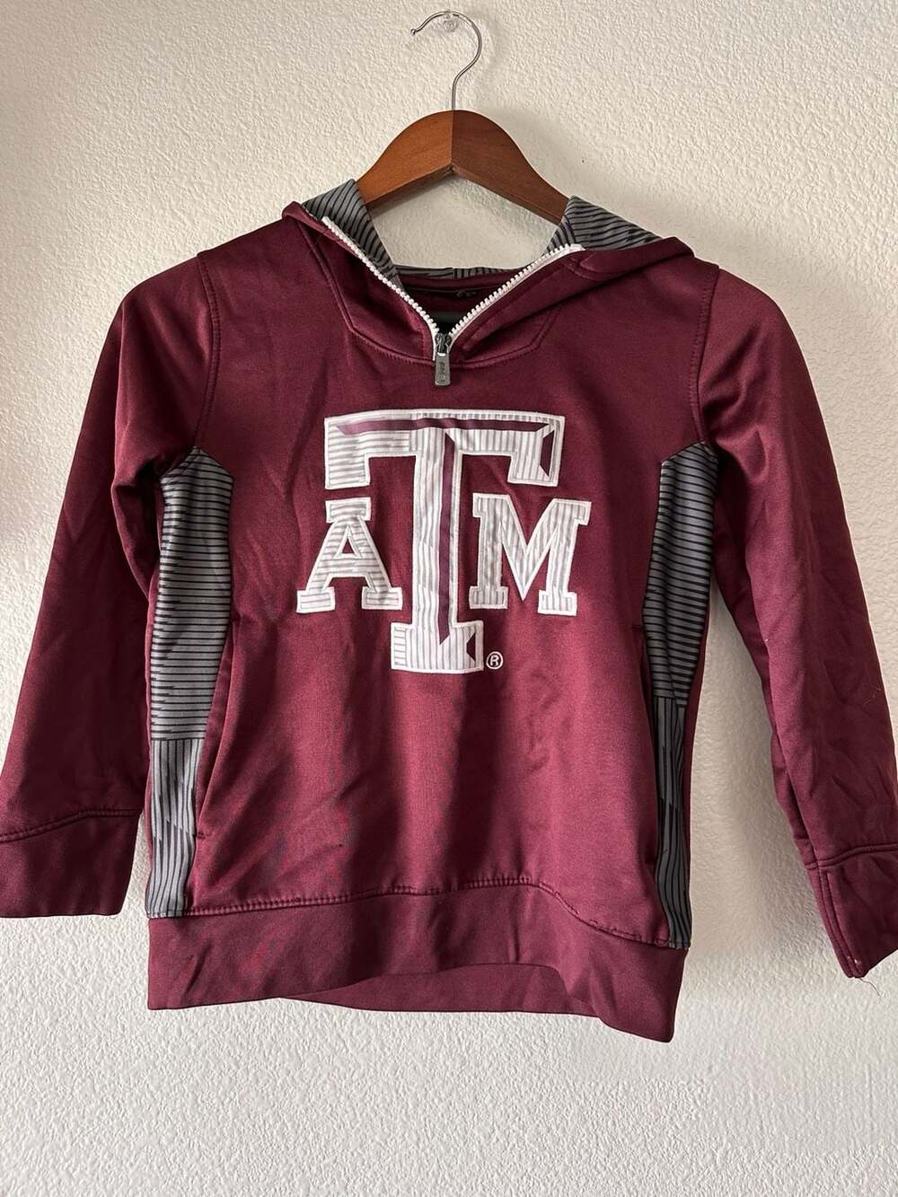 Gen 2 Texas A&M Aggies 1/4 Zip Hoodie Size Youth Small (8)